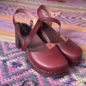 Swedish Hasbeens EUC size 39